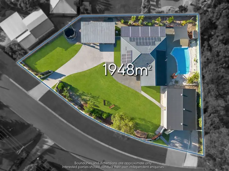 4 Banksia Street, Redland Bay QLD 4165
