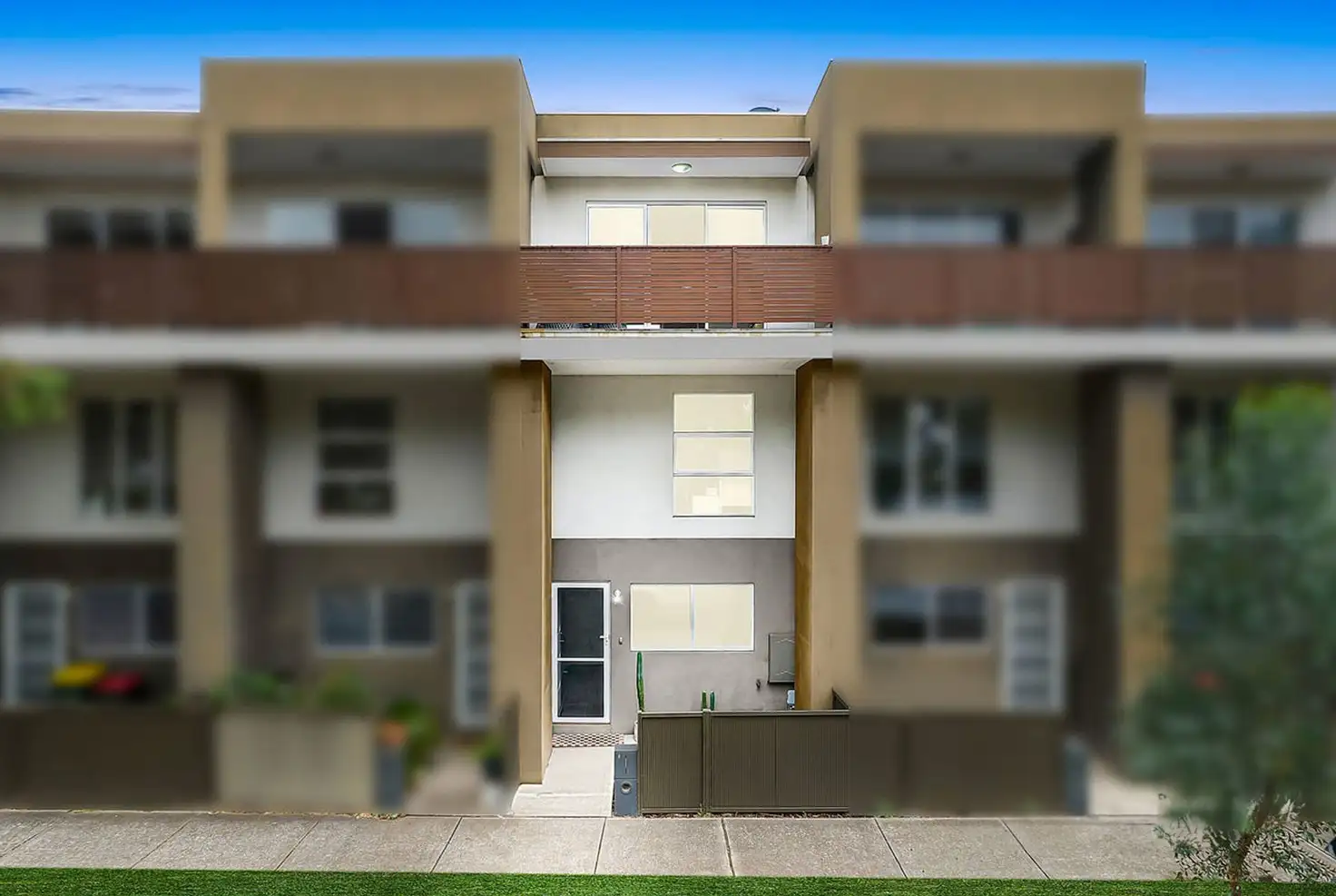 Main view of Homely townhouse listing, 8 Honolulu Drive, Point Cook VIC 3030