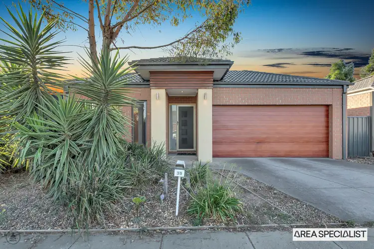 39 Brockwell Crescent, Manor Lakes VIC 3024