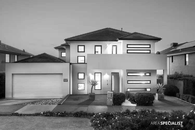 113 Sanctuary Lakes South Boulevard, Sanctuary Lakes VIC 3030