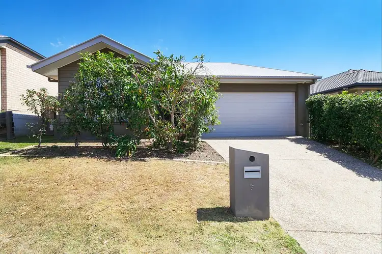 7 Oakmoss Drive, Springfield Lakes QLD 4300