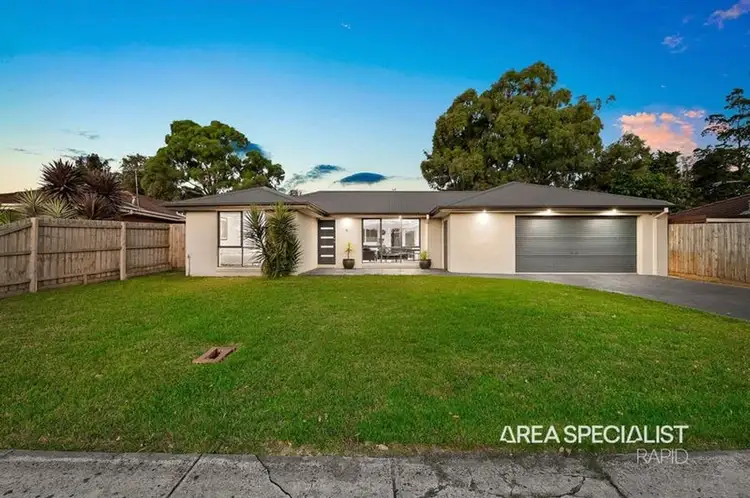 18 Smethurst Avenue, Pakenham VIC 3810
