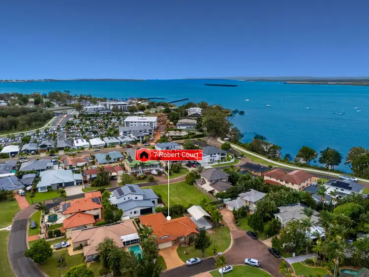 7 Robert Court, Redland Bay QLD 4165