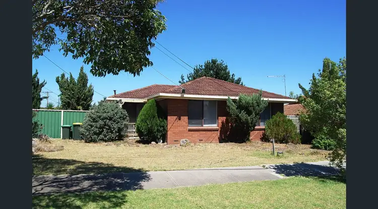 Second view of Homely house listing, 3 Peterborough Crescent, Deer Park VIC 3023