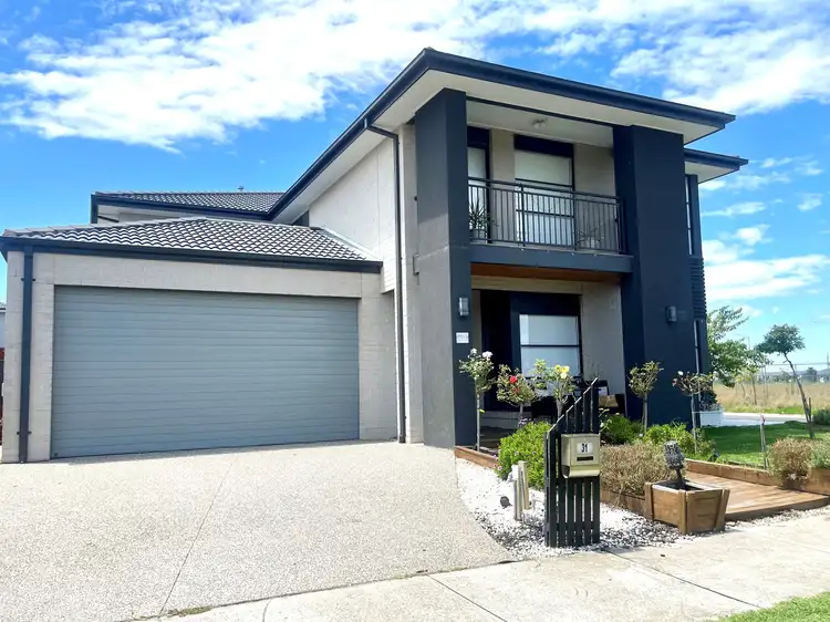 31 Dorkings Way, Clyde North VIC 3978