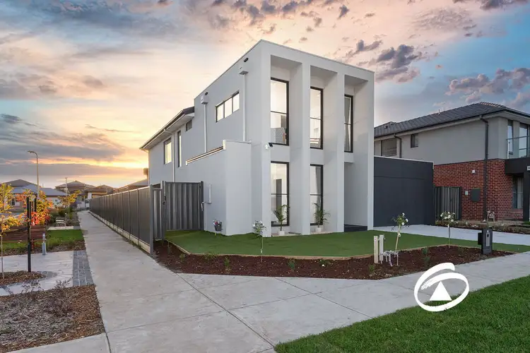 27 Fairground Promenade, Berwick VIC 3806