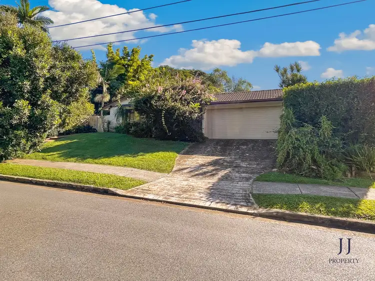 20 Glen Frew Street, Kenmore QLD 4069