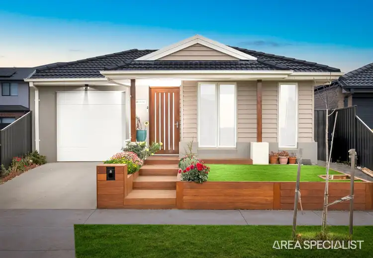8 Lina Way, Melton South VIC 3338