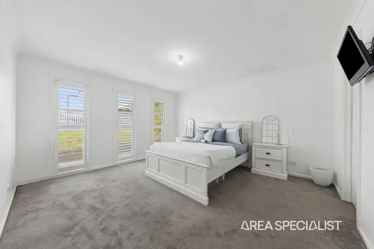 Fifth view of Homely house listing, 8 Caspian Chase, Pakenham VIC 3810