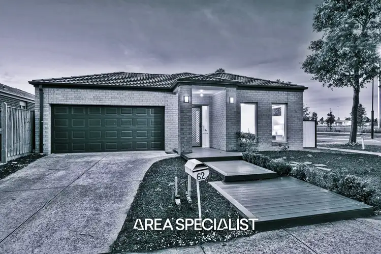 62 Chantenay Parade, Cranbourne North VIC 3977