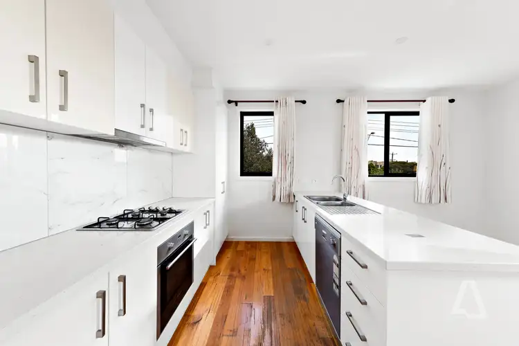 2/116 Ballarat Road, Maidstone VIC 3012