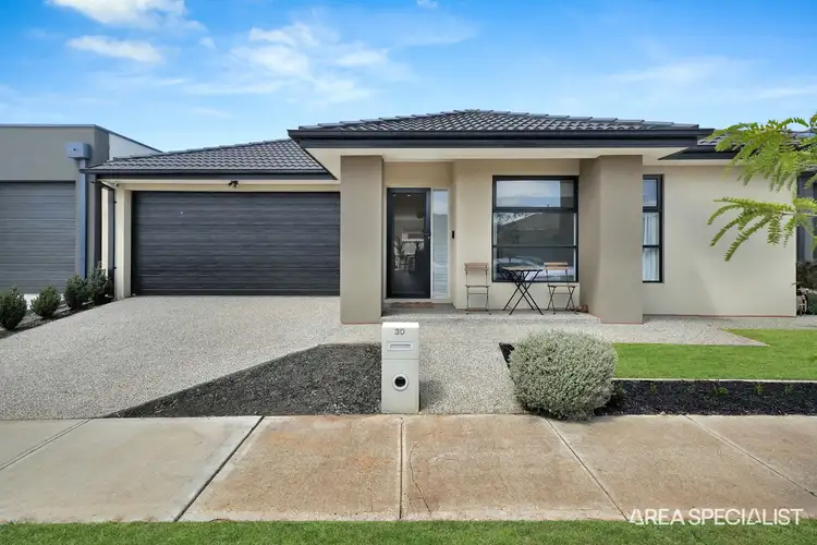 30 Houston Drive, Thornhill Park VIC 3335