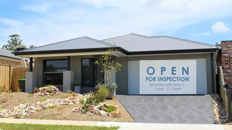 13 Peachtree Drive, Drouin VIC 3818