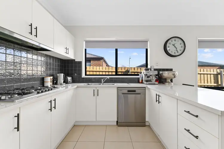 Fourth view of Homely house listing, 2 Tyrone Close, Traralgon VIC 3844