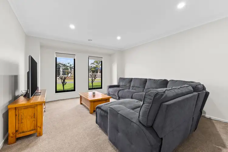 Fifth view of Homely house listing, 2 Tyrone Close, Traralgon VIC 3844