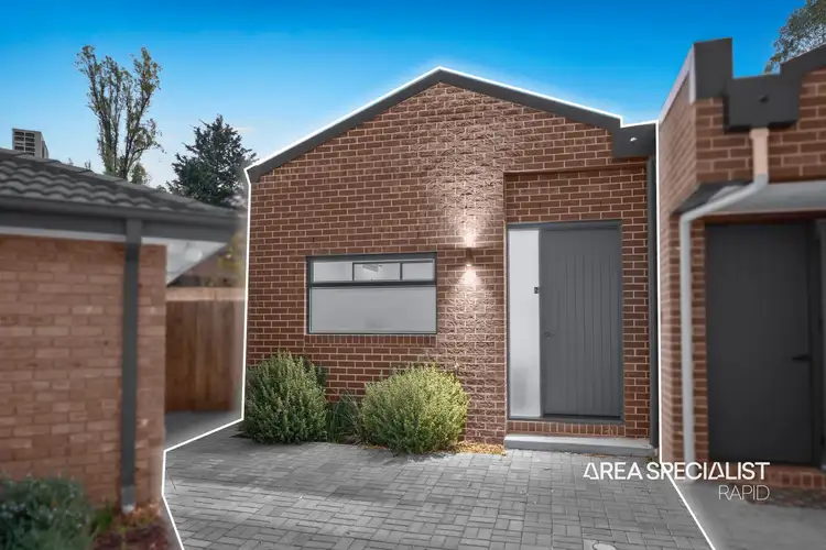 Main view of Homely unit listing, 2/4 Daryl Court, Hampton Park VIC 3976