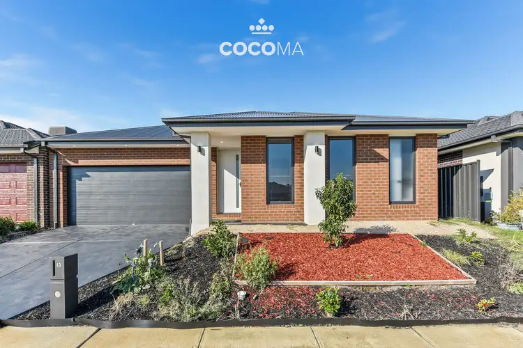 13 Salim Way, Clyde North VIC 3978