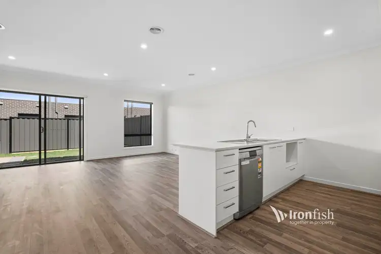 52 Tanzanite Circuit, Craigieburn VIC 3064