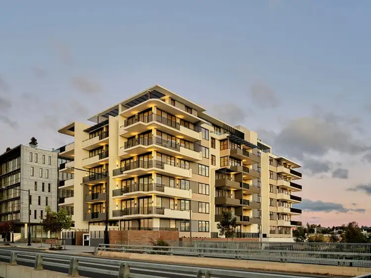 5.01/2 Fordham Way, Oran Park NSW 2570