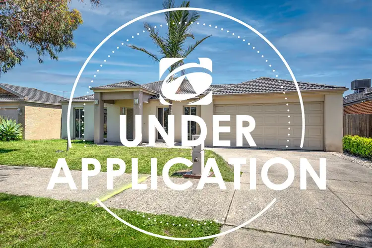 13 Yorkshire Drive, Cranbourne North VIC 3977