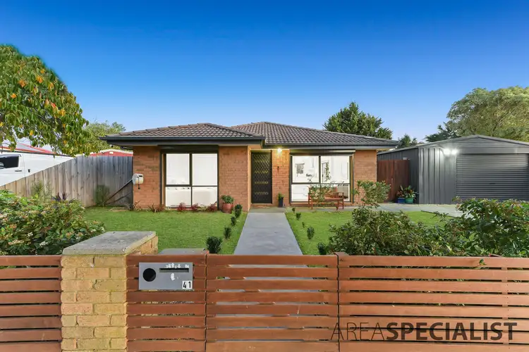 41 Josephine Avenue, Cranbourne North VIC 3977