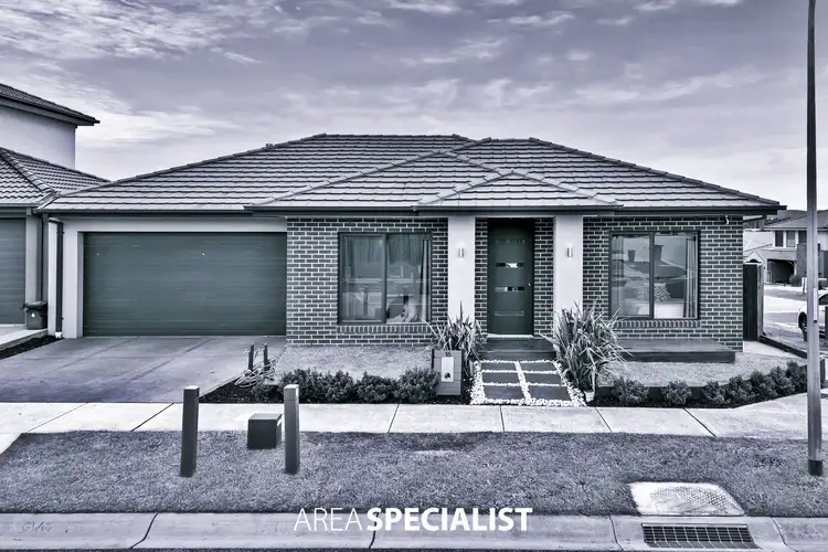16 Shimar Street, Clyde North VIC 3978