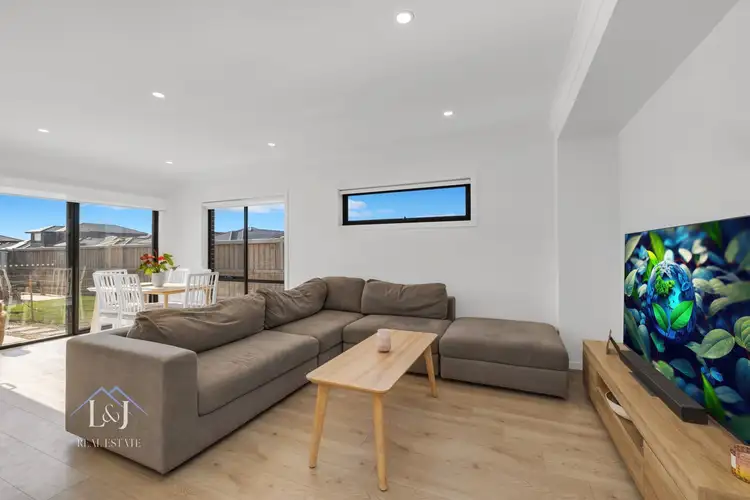 Fourth view of Homely house listing, 10 Chive Walk, Narre Warren South VIC 3805