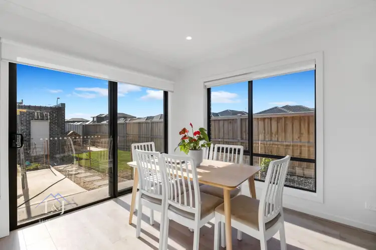 Fifth view of Homely house listing, 10 Chive Walk, Narre Warren South VIC 3805