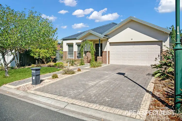 31 Broadhurst Way, Caroline Springs VIC 3023