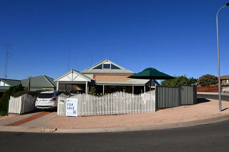 Second view of Homely house listing, 2 Arnold St, Waikerie SA 5330