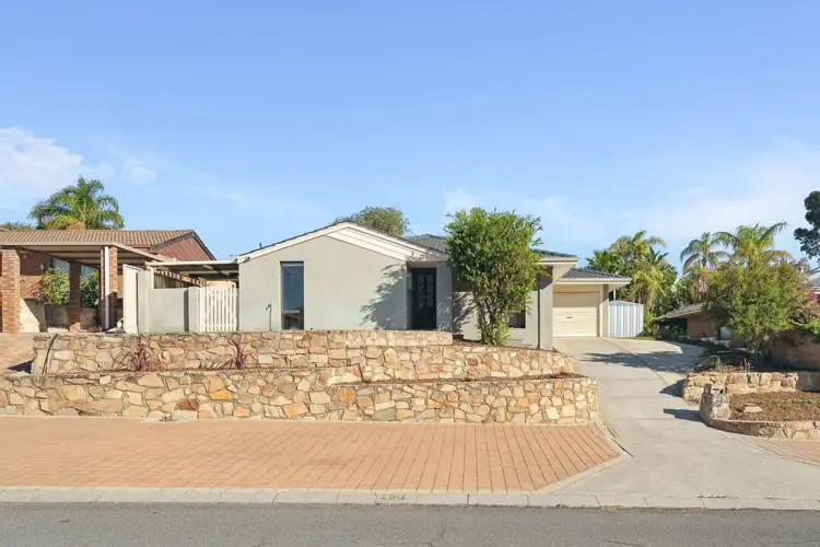 12 Dolphin Way, Beldon WA 6027