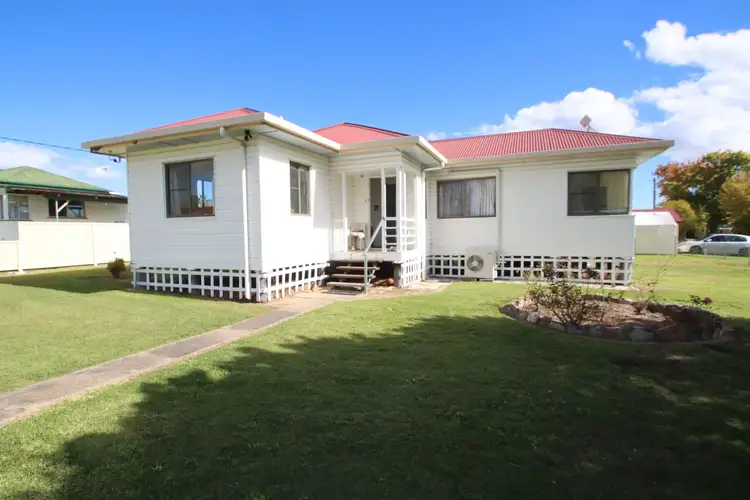 44 Merinda Street, Wallangarra QLD 4383