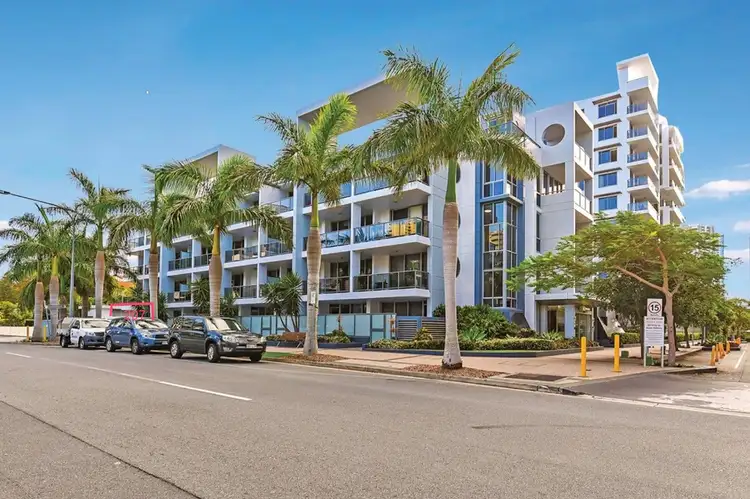 207/3 Como Crescent, Southport QLD 4215