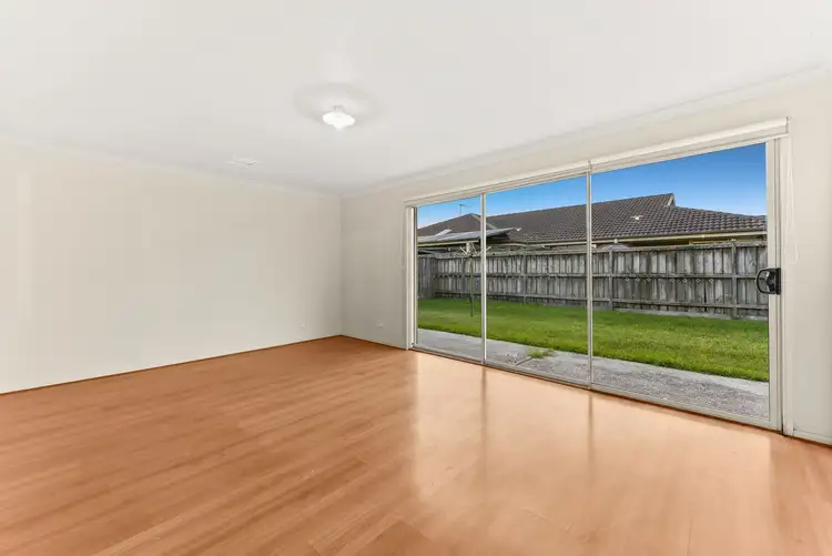 Fifth view of Homely house listing, 10 Von Nida Drive, Cranbourne North VIC 3977