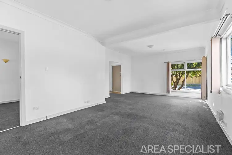 Fifth view of Homely house listing, 8 Glazebury Court, Langwarrin VIC 3910