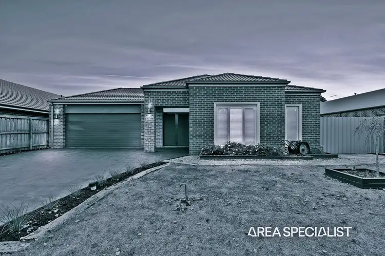 34 Cassowary Avenue, Pakenham VIC 3810