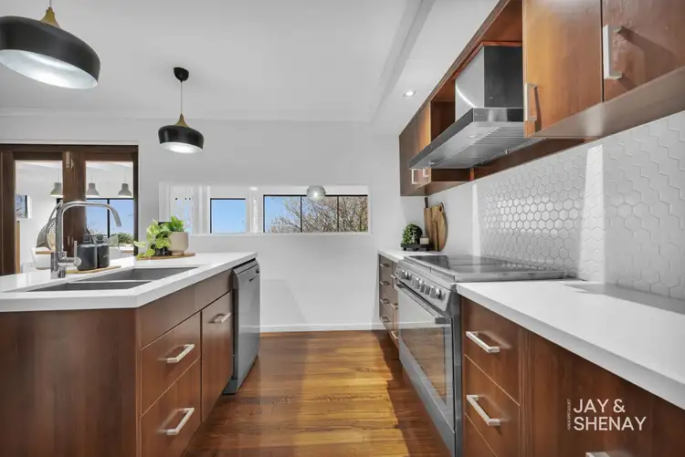 Fifth view of Homely house listing, 32 John Edgcumbe Way, Endeavour Hills VIC 3802