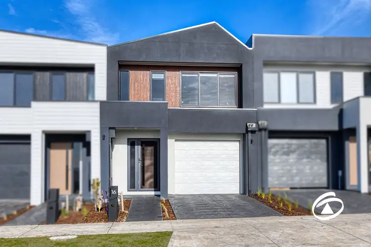 16 Borthwick Parade, Clyde North VIC 3978
