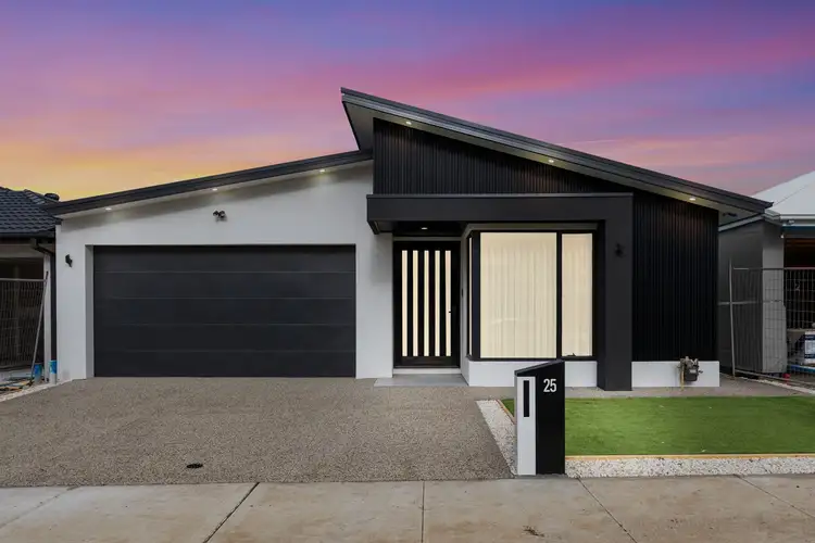 25 Zaatar Street, Mickleham VIC 3064