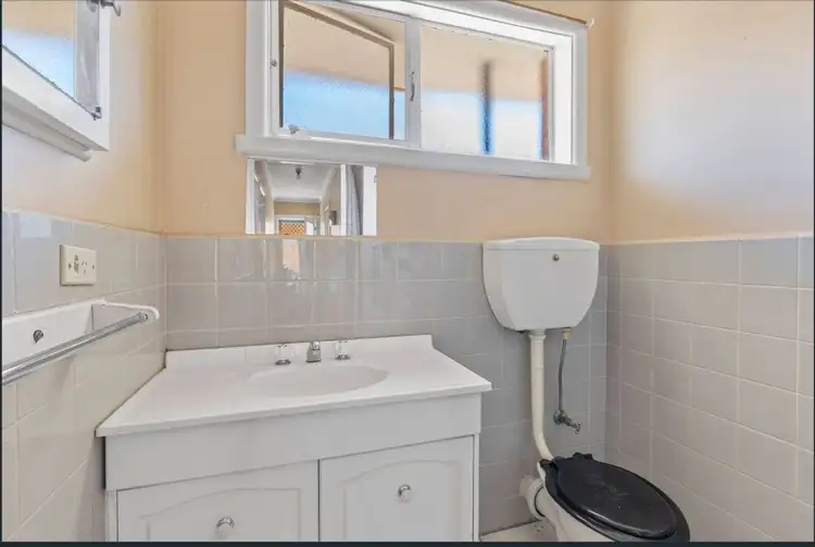 Fourth view of Homely flat listing, 2/31 Conrad Street, St Albans VIC 3021