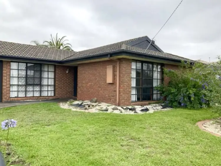 70 Songlark Crescent, Werribee VIC 3030