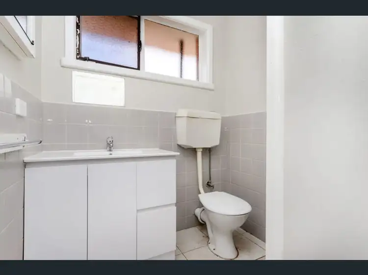 Fifth view of Homely flat listing, 4/31 Conrad Street, St Albans VIC 3021