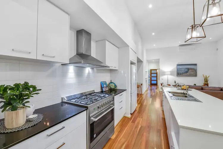 Second view of Homely house listing, 5 Broadleaf Court, Keysborough VIC 3173