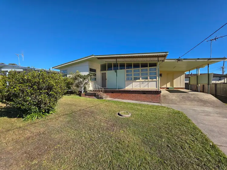 24 Kanangra Drive, Taree NSW 2430