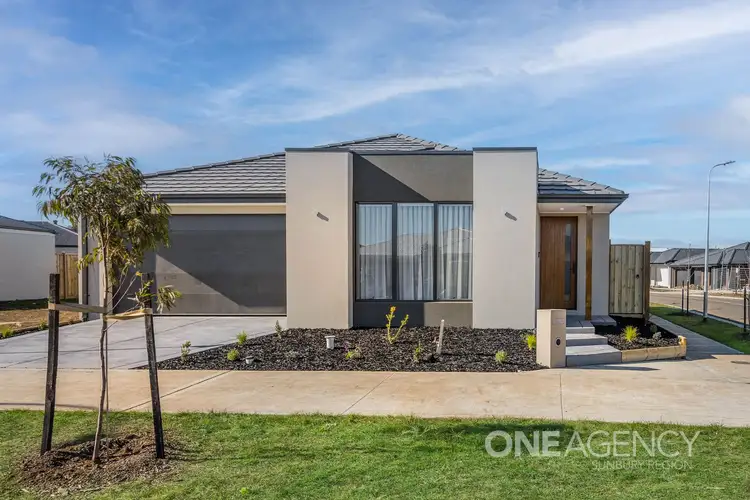 Second view of Homely house listing, 19 Vilana Drive, Sunbury VIC 3429