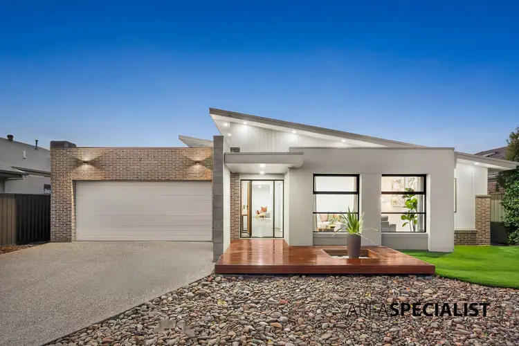 18 Flowerbloom Crescent, Clyde North VIC 3978