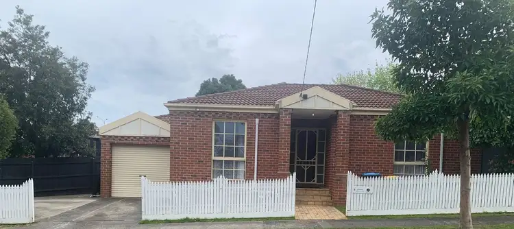 1 Sara Road, Scoresby VIC 3179