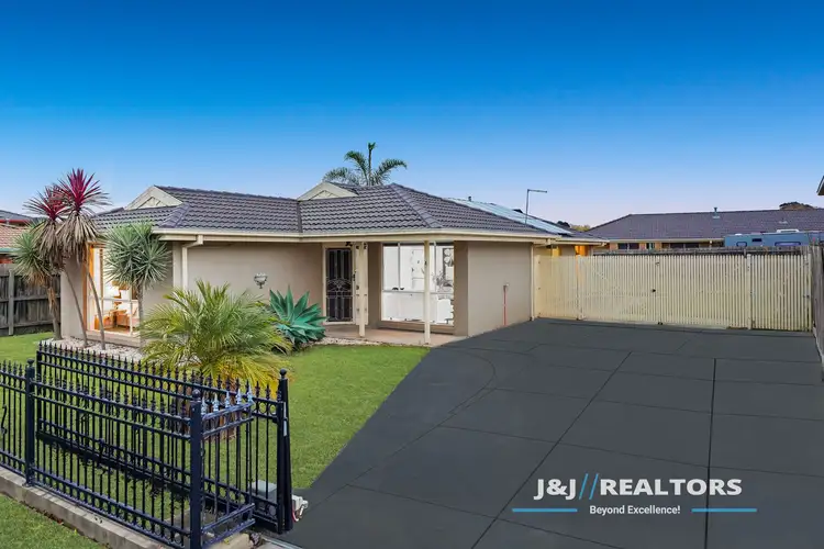 4 Meredith Close, Narre Warren South VIC 3805