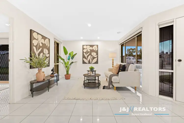 Fifth view of Homely house listing, 4 Meredith Close, Narre Warren South VIC 3805