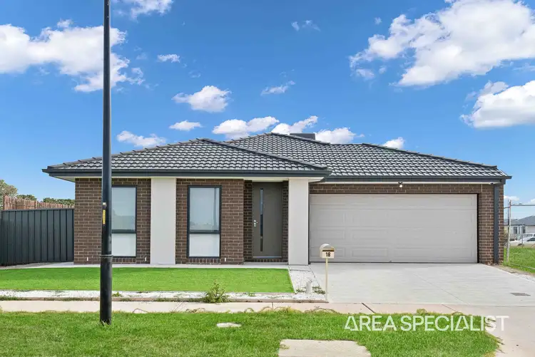 18 Ballad Street, Strathtulloh VIC 3338